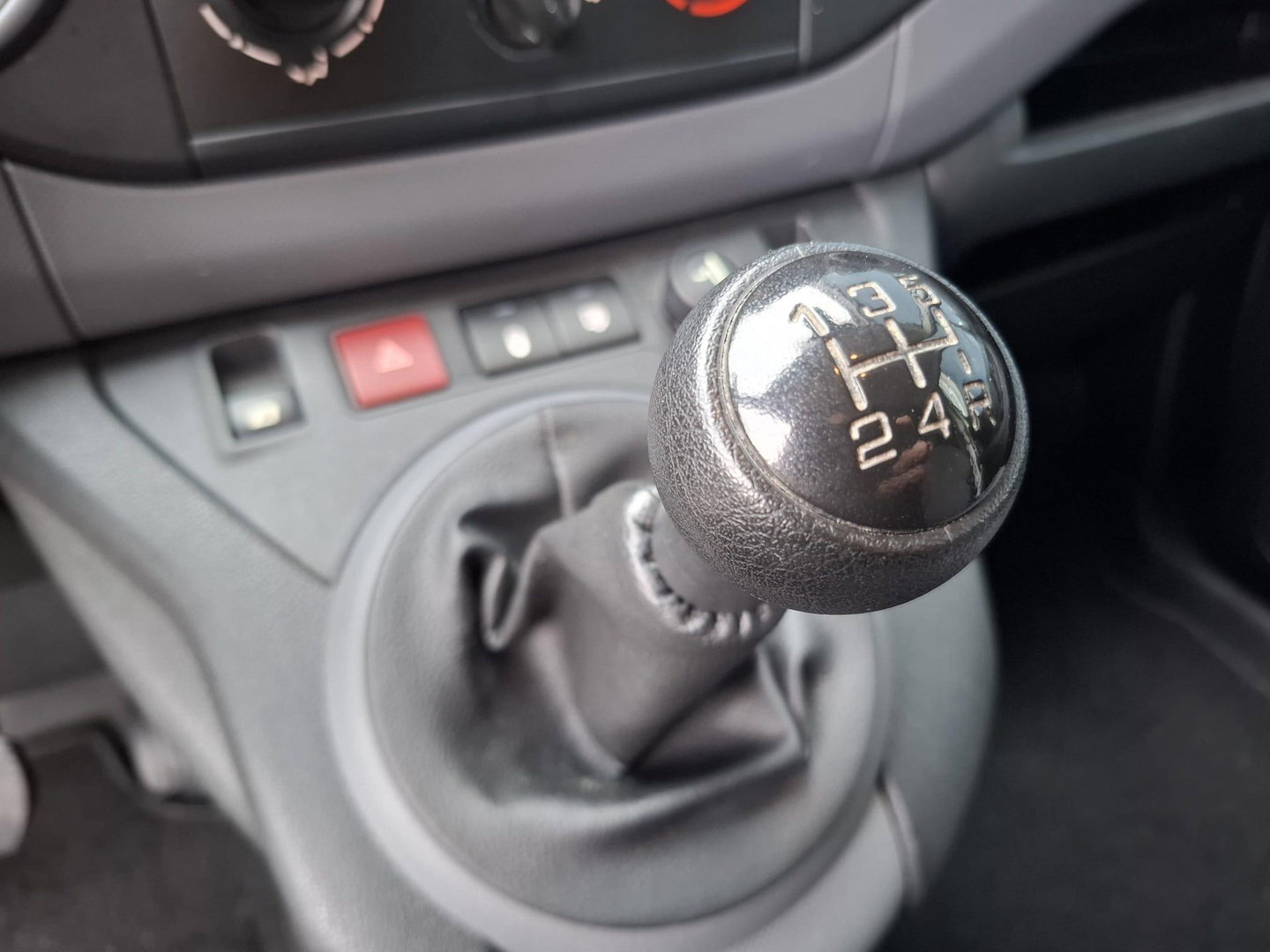 Peugeot Partner 120 1.6 BlueHDi 75 L1 Première AIRCO / CRUISE CONTROLE / EURO 6 / 1 STE EIGENAAR / DEALER ONDERHOUDEN