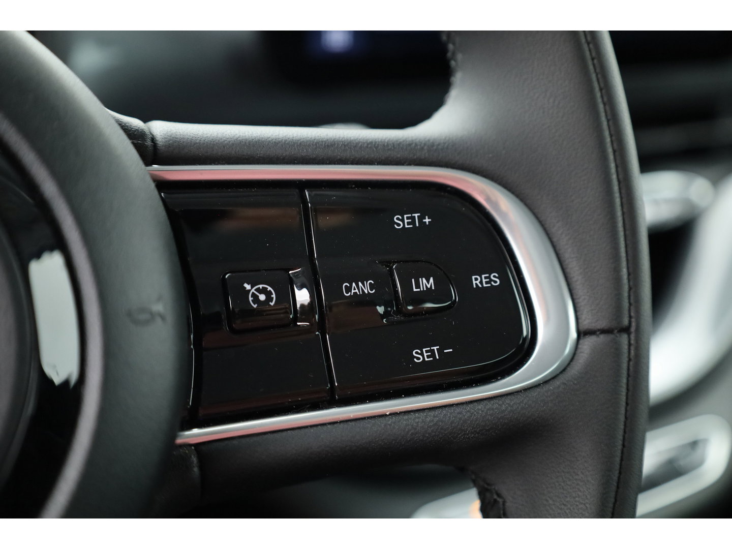 Fiat 500 42 kWh | SOH 95 % | Navi by App | Camera | Apple CarPlay | Stoelverw. | Keyless | Dodehoekdet.