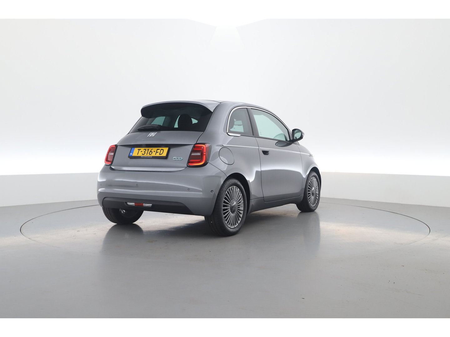 Fiat 500 42 kWh | SOH 95 % | Navi by App | Camera | Apple CarPlay | Stoelverw. | Keyless | Dodehoekdet.