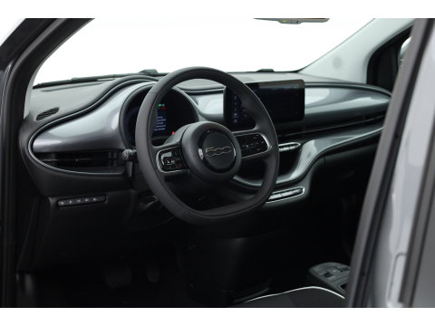 Fiat 500 42 kWh | SOH 95 % | Navi by App | Camera | Apple CarPlay | Stoelverw. | Keyless | Dodehoekdet.