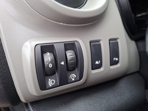 Renault Trafic 1.6 dCi T29 L2H1 DC Comfort DUBBEL CABINE / CRUISE CONTROLE / DEALER ONDERHOUDEN / NAVI