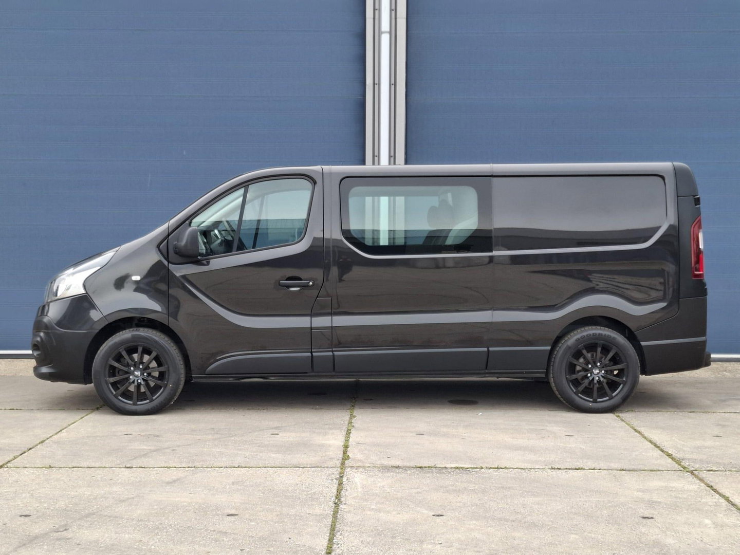 Renault Trafic 1.6 dCi T29 L2H1 DC Comfort DUBBEL CABINE / CRUISE CONTROLE / DEALER ONDERHOUDEN / NAVI