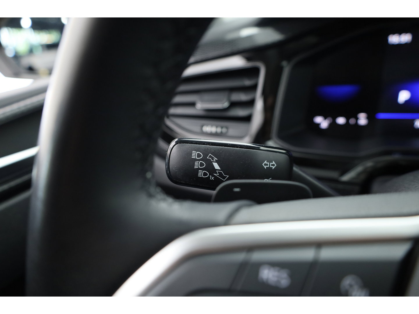 Volkswagen Polo 1.0 TSI Life DSG | Digi Dashboard | Apple CarPlay & Android Auto | Cruise Ctrl. | Airco | LED