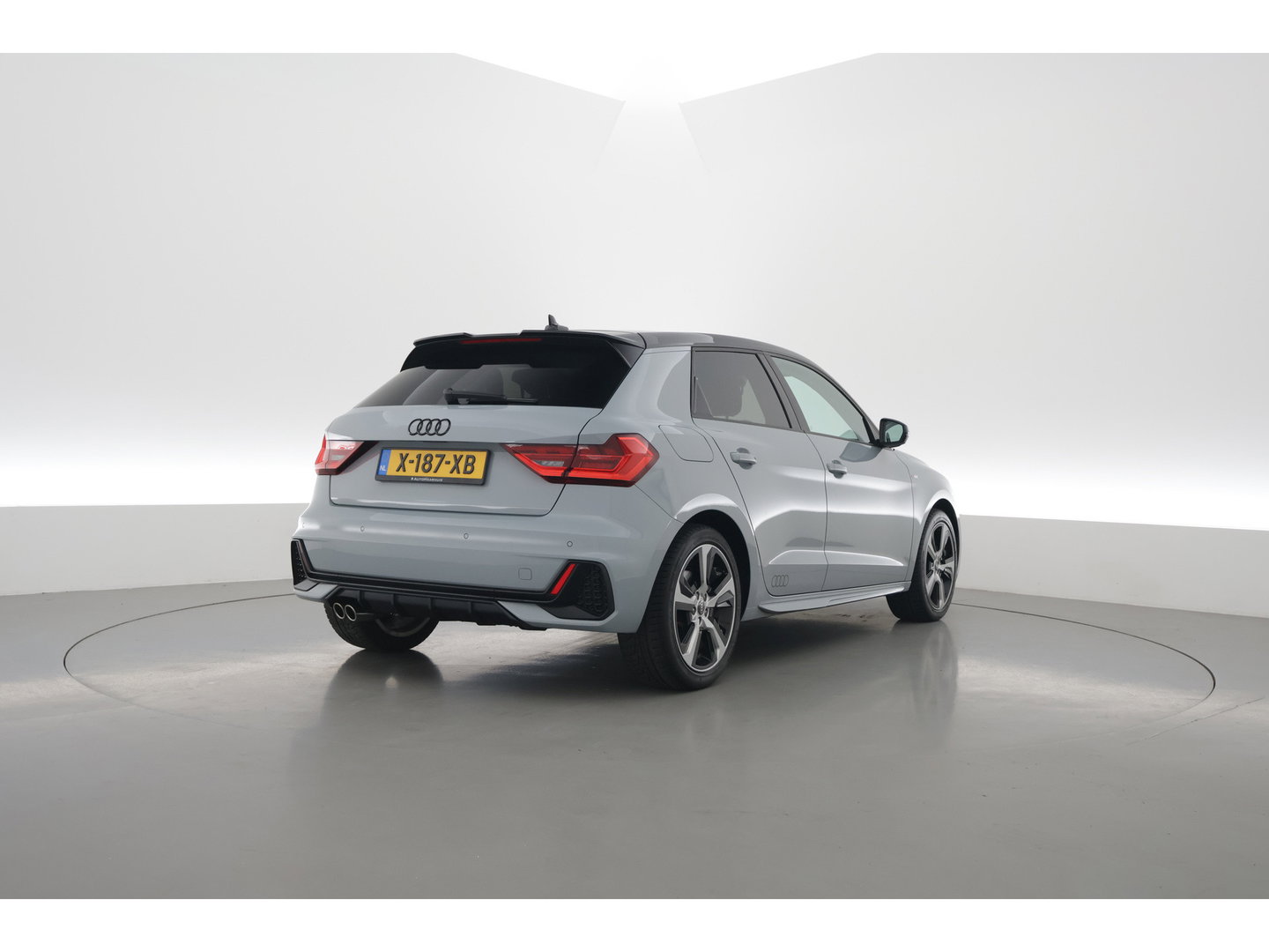 Audi A1 Sportback 40 TFSI S Line 200pk! | Digi. Dashboard | Apple CarPlay | Keyless | Stoelverw. | Cruise Ctrl. | Sfeerverl.