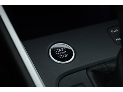 Audi A1 Sportback 40 TFSI S Line 200pk! | Digi. Dashboard | Apple CarPlay | Keyless | Stoelverw. | Cruise Ctrl. | Sfeerverl.