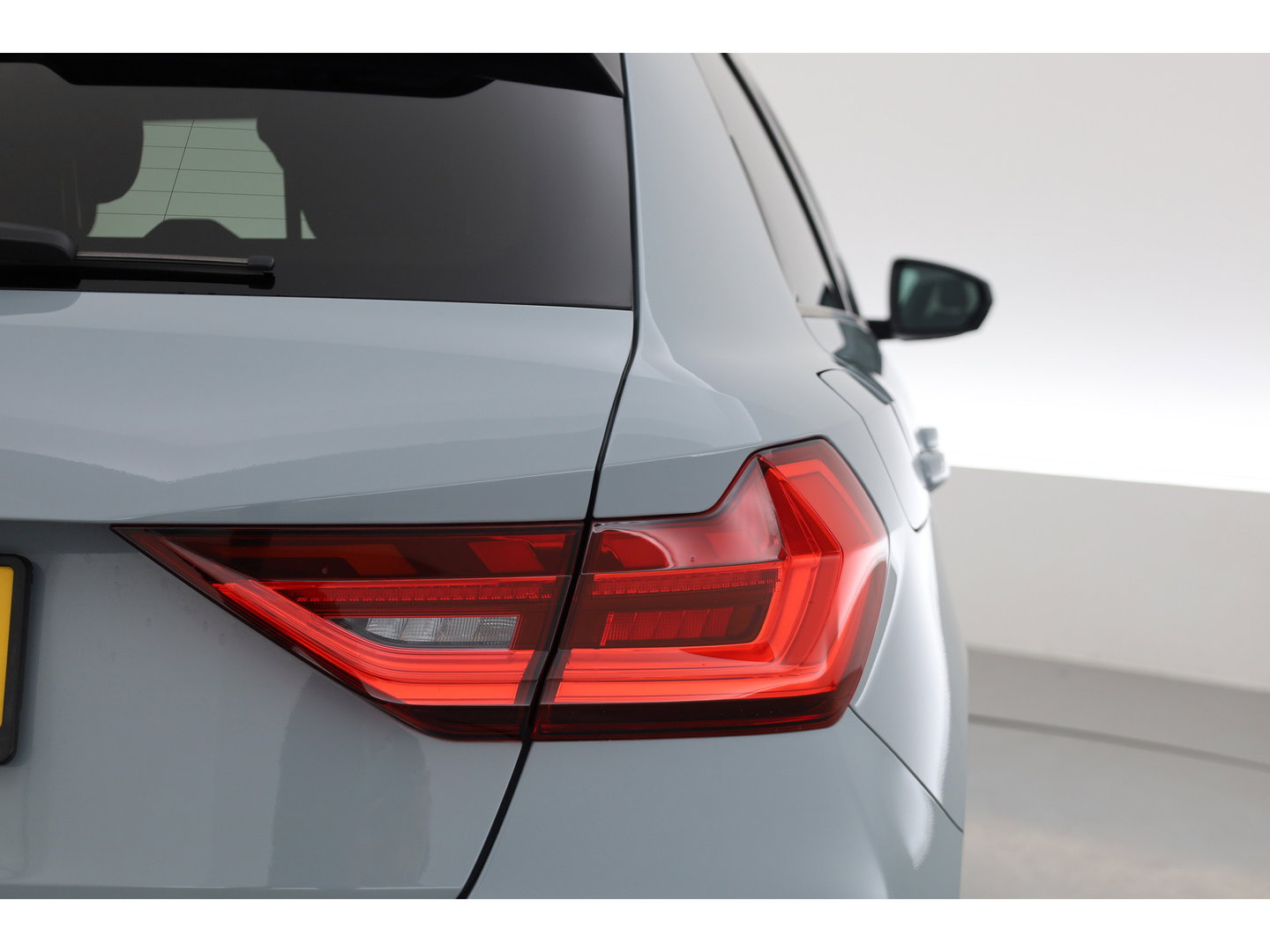 Audi A1 Sportback 40 TFSI S Line 200pk! | Digi. Dashboard | Apple CarPlay | Keyless | Stoelverw. | Cruise Ctrl. | Sfeerverl.
