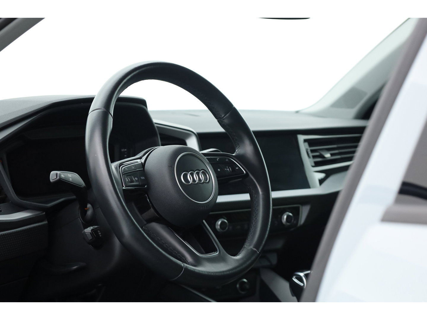 Audi A1 Sportback 40 TFSI S Line 200pk! | Digi. Dashboard | Apple CarPlay | Keyless | Stoelverw. | Cruise Ctrl. | Sfeerverl.