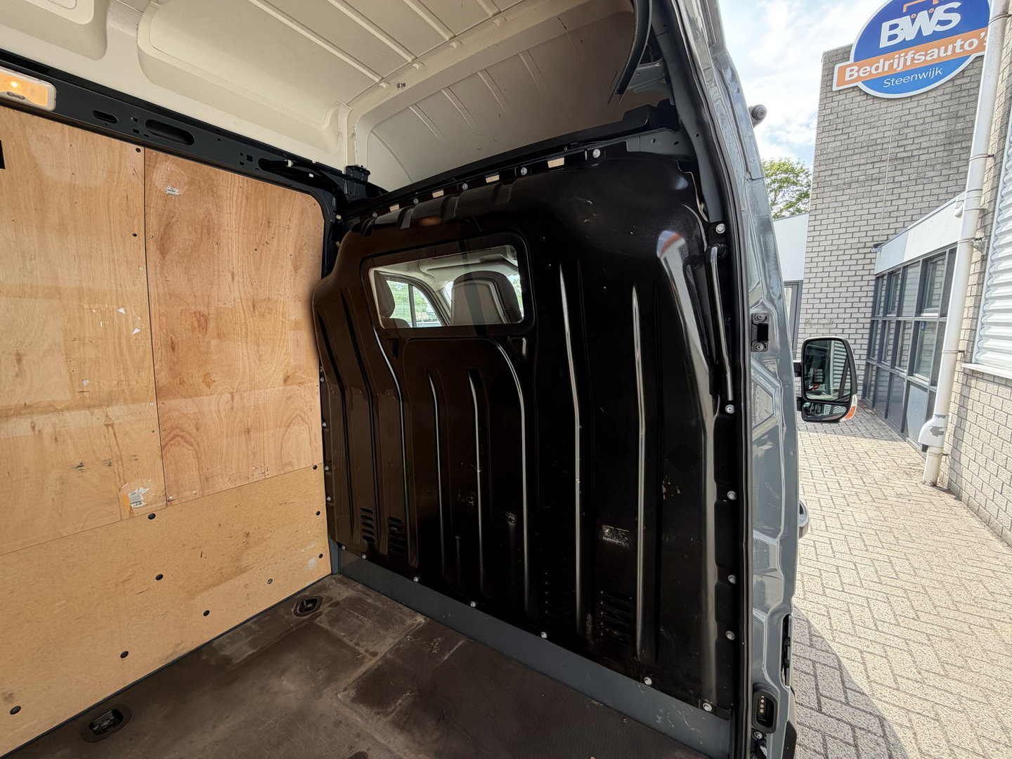 Renault Master T35 2.3 dCi 150pk L3H3 Energy Comfort / vaste prijs rijklaar € 21.950 ex btw / lease vanaf € 358 / ideaal voor camper ombouw / trekhaak / camera's rondom !
