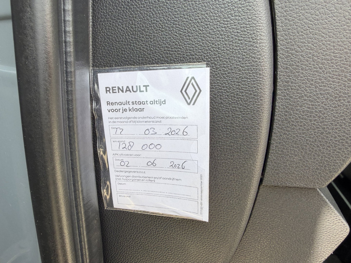 Renault Master T35 2.3 dCi 150pk L3H3 Energy Comfort / vaste prijs rijklaar € 21.950 ex btw / lease vanaf € 358 / ideaal voor camper ombouw / trekhaak / camera's rondom !