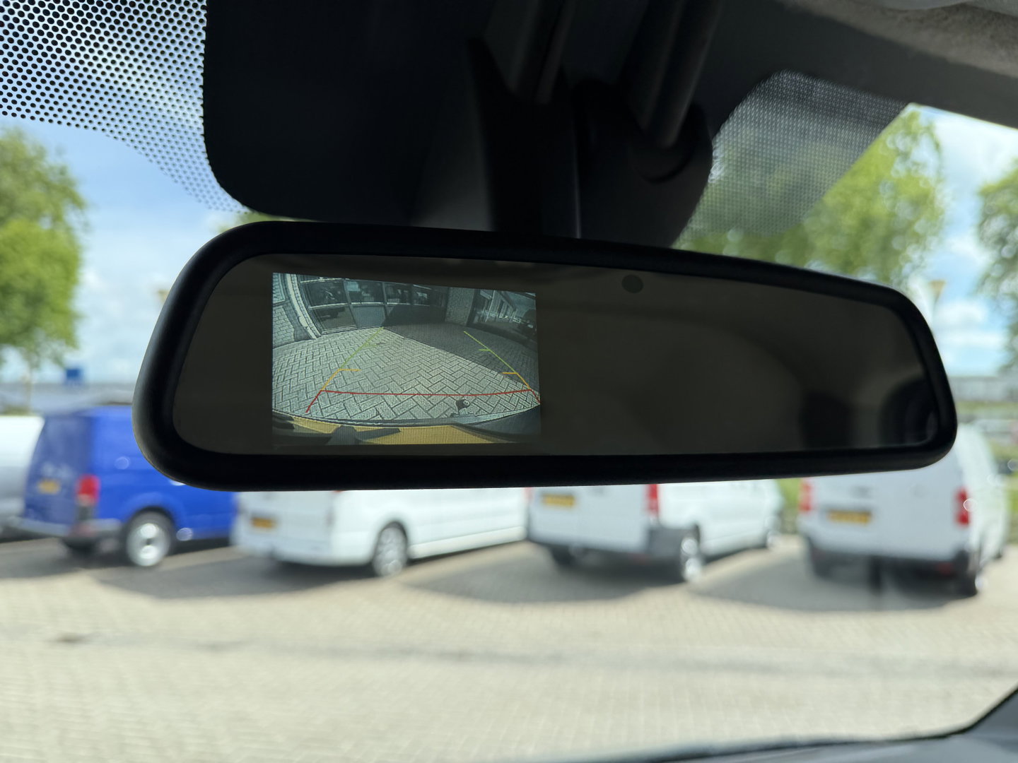 Renault Master T35 2.3 dCi 150pk L3H3 Energy Comfort / vaste prijs rijklaar € 21.950 ex btw / lease vanaf € 358 / ideaal voor camper ombouw / trekhaak / camera's rondom !