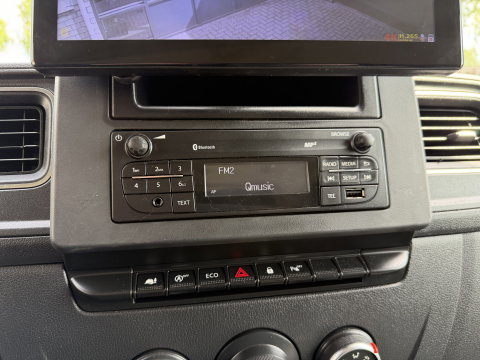 Renault Master T35 2.3 dCi 150pk L3H3 Energy Comfort / vaste prijs rijklaar € 21.950 ex btw / lease vanaf € 358 / ideaal voor camper ombouw / trekhaak / camera's rondom !