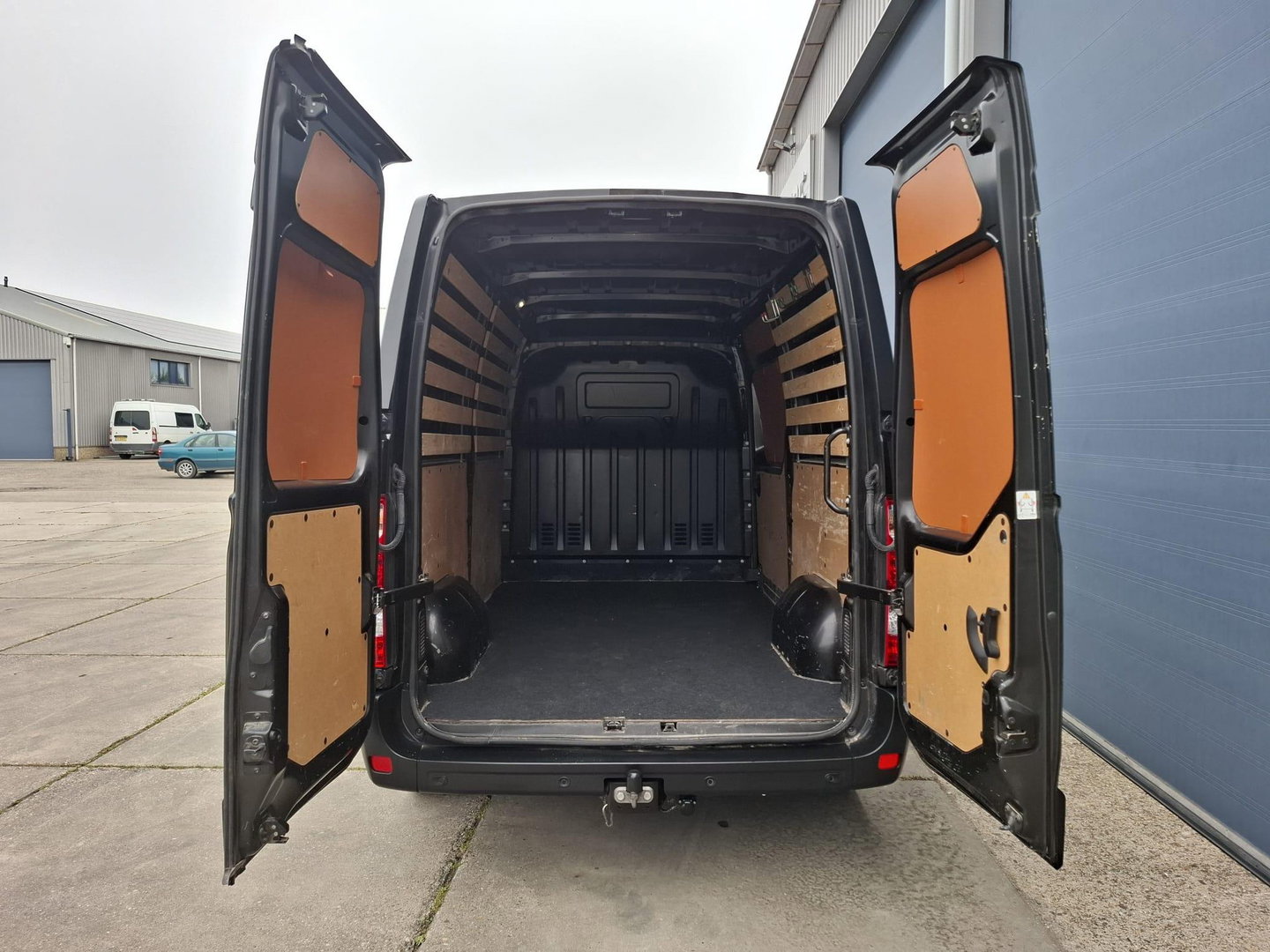 Renault Master T35 2.3 dCi 180 L2H2 Energy Work Edition AIRCO / CRUISE CONTROLE / NAVI / DEALER ONDERHOUDEN / TREKHAAK