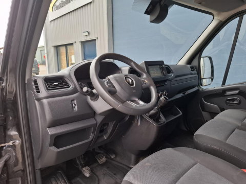 Renault Master T35 2.3 dCi 180 L2H2 Energy Work Edition AIRCO / CRUISE CONTROLE / NAVI / DEALER ONDERHOUDEN / TREKHAAK