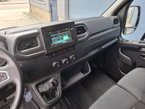 Renault Master T35 2.3 dCi 180 L2H2 Energy Work Edition AIRCO / CRUISE CONTROLE / NAVI / DEALER ONDERHOUDEN / TREKHAAK