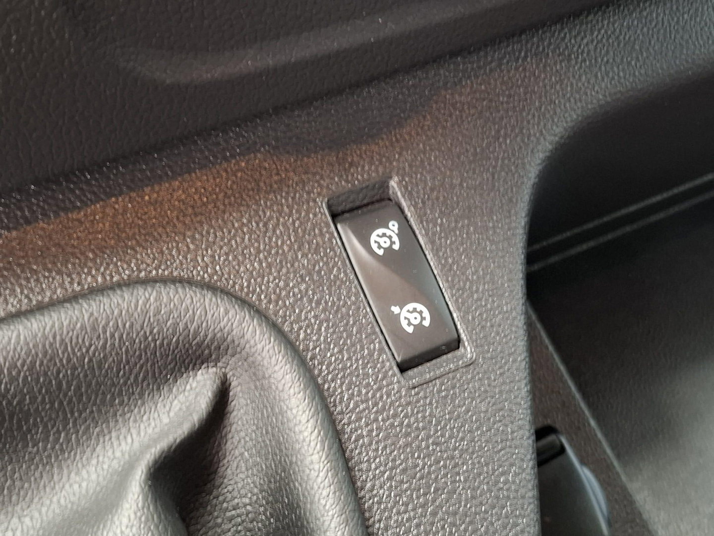 Renault Master T35 2.3 dCi 180 L2H2 Energy Work Edition AIRCO / CRUISE CONTROLE / NAVI / DEALER ONDERHOUDEN / TREKHAAK