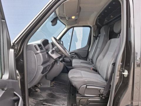 Renault Master T35 2.3 dCi 180 L2H2 Energy Work Edition AIRCO / CRUISE CONTROLE / NAVI / DEALER ONDERHOUDEN / TREKHAAK
