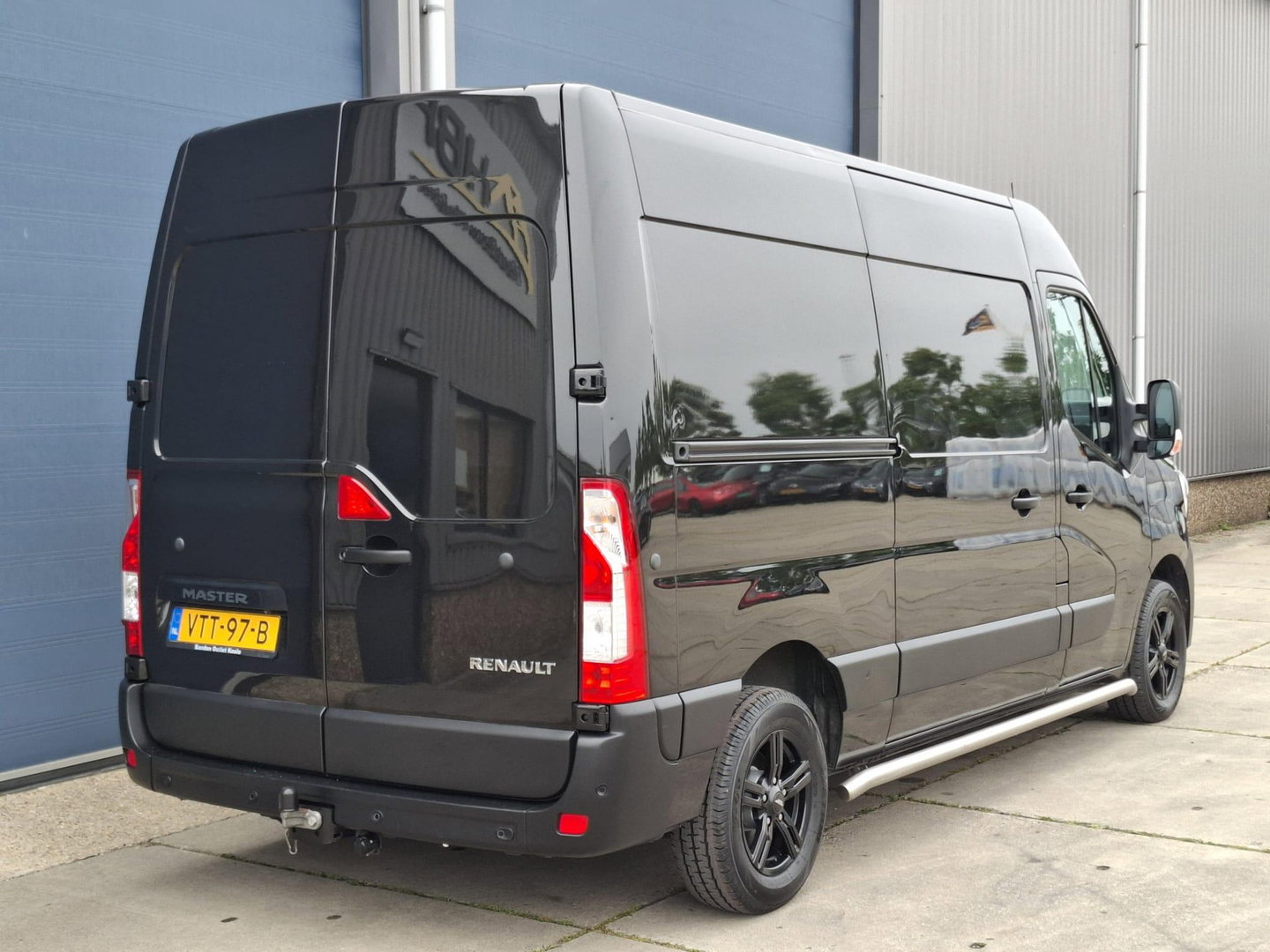 Renault Master T35 2.3 dCi 180 L2H2 Energy Work Edition AIRCO / CRUISE CONTROLE / NAVI / DEALER ONDERHOUDEN / TREKHAAK