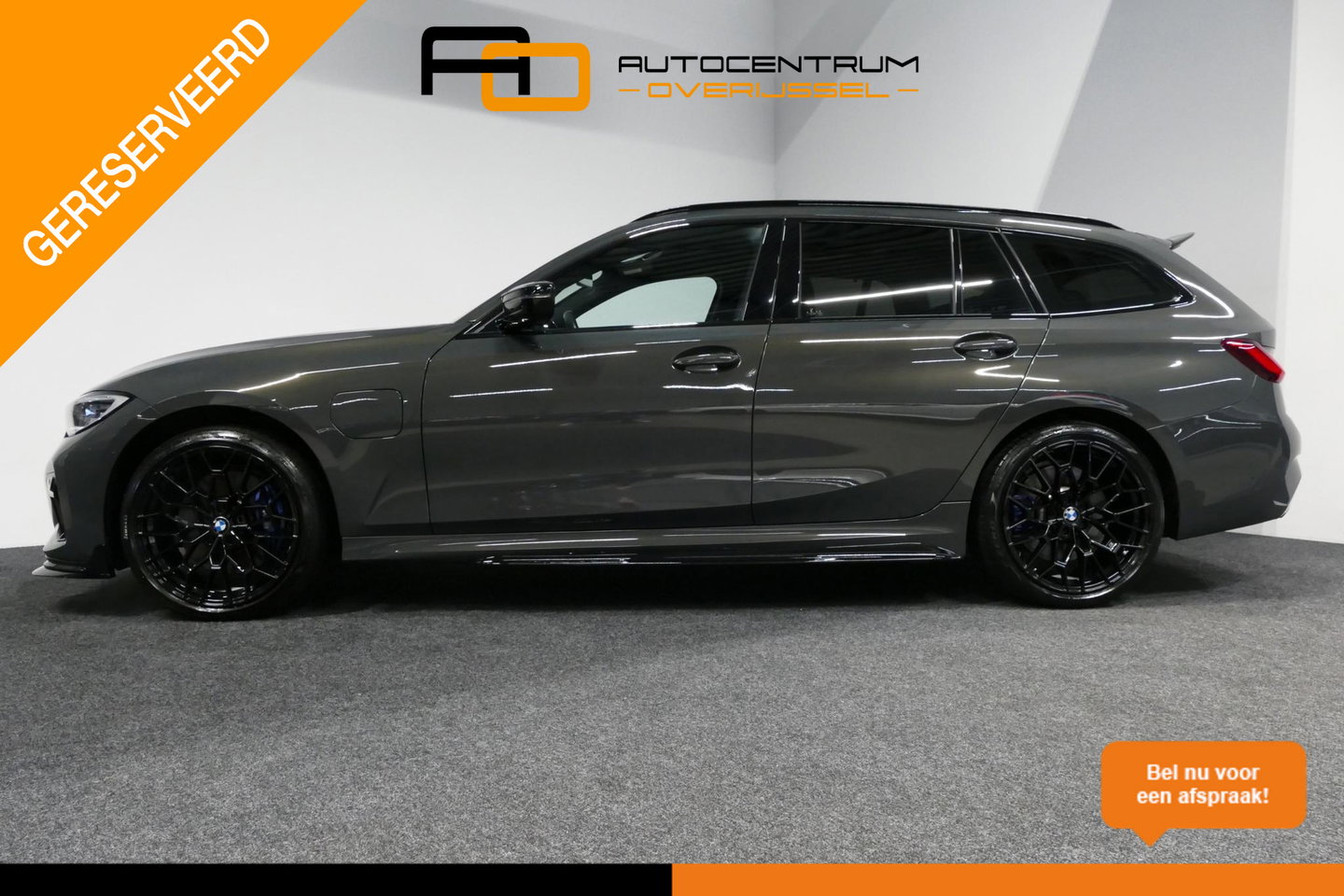 BMW 3 Serie Touring 330e xDrive M Sport / M340i Diffuser /  Black Diamond M grille / M340i M Sport bumper pakket / BMW Laser Light / Panoramadak / Premium kleur Dravitgrau / Elektr. verstelbare voorstoelen links met memory / Apple Carplay - Android Auto / Stoelverwar