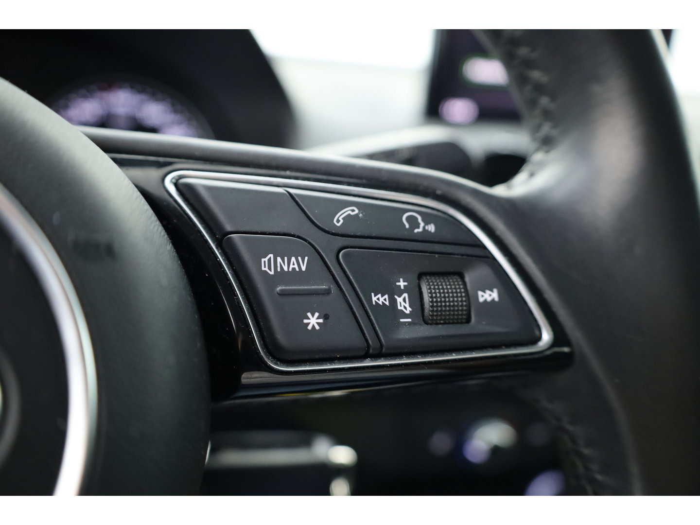 Audi Q2 1.4 TFSI CoD Design | Navi | Trekhaak | Stoelverw. | Cruise Contr. | PDC+A | 17''