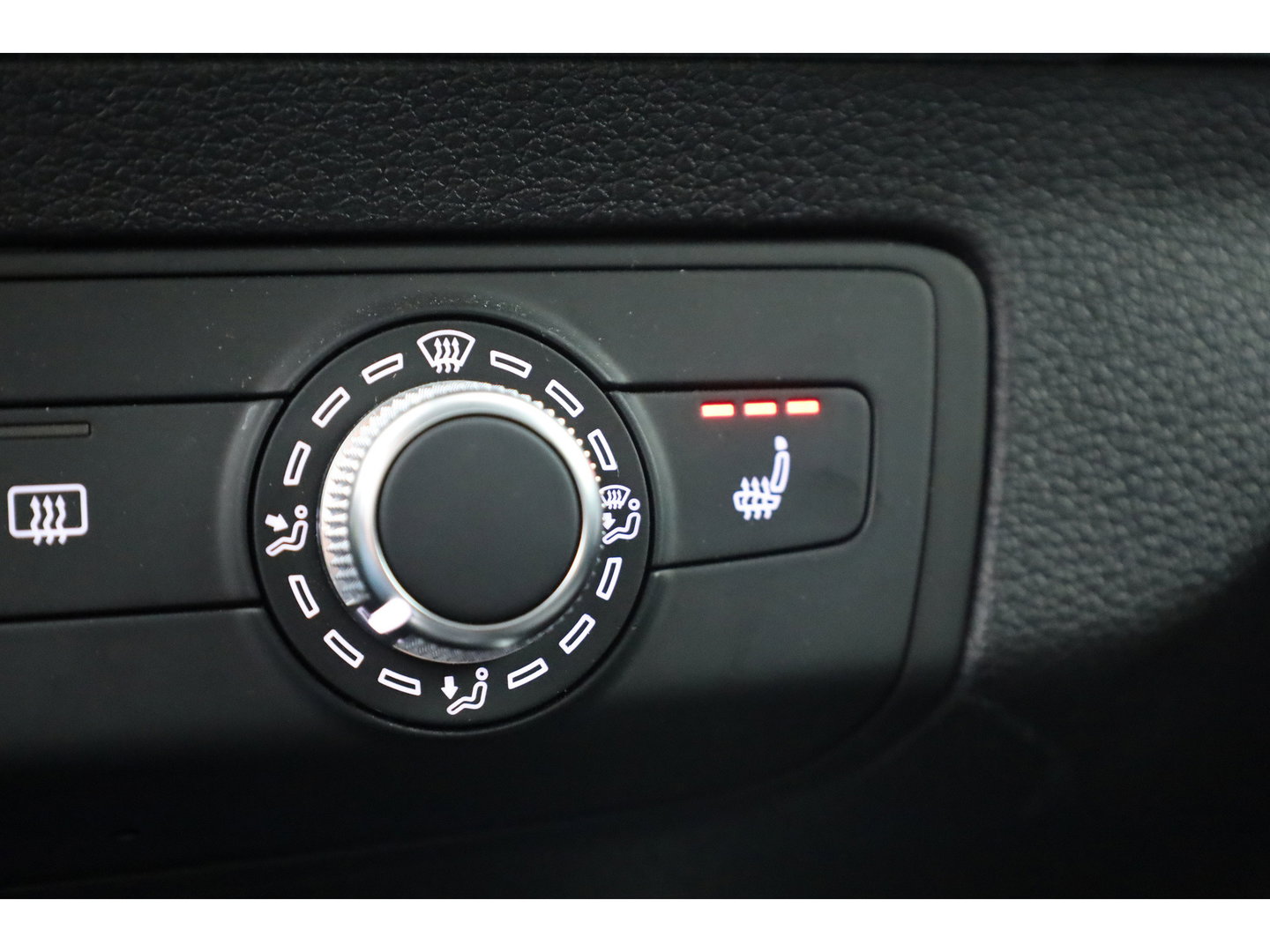 Audi Q2 1.4 TFSI CoD Design | Navi | Trekhaak | Stoelverw. | Cruise Contr. | PDC+A | 17''