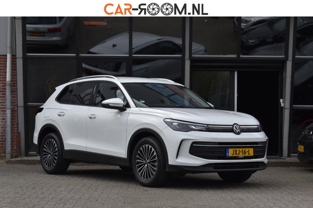 Volkswagen Tiguan - 1.5 eTSI Life Edition Lane ACC Camera StuurVw