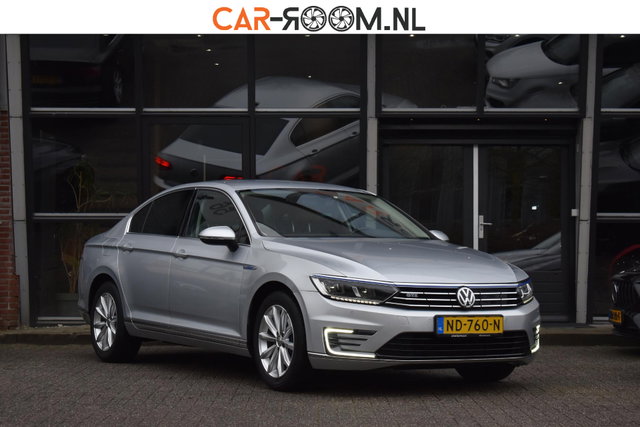 Volkswagen Passat - 1.4 TSI GTE Carplay Leder Sfeerverlichting