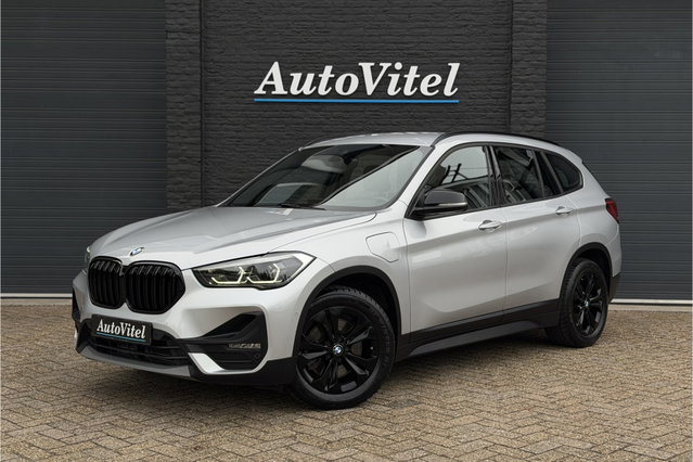 BMW X1 - xDrive25e | Leder | Harman Kardon | Head-Up | Memory | Adaptive Cruise | Stoel + Stuurverwarming