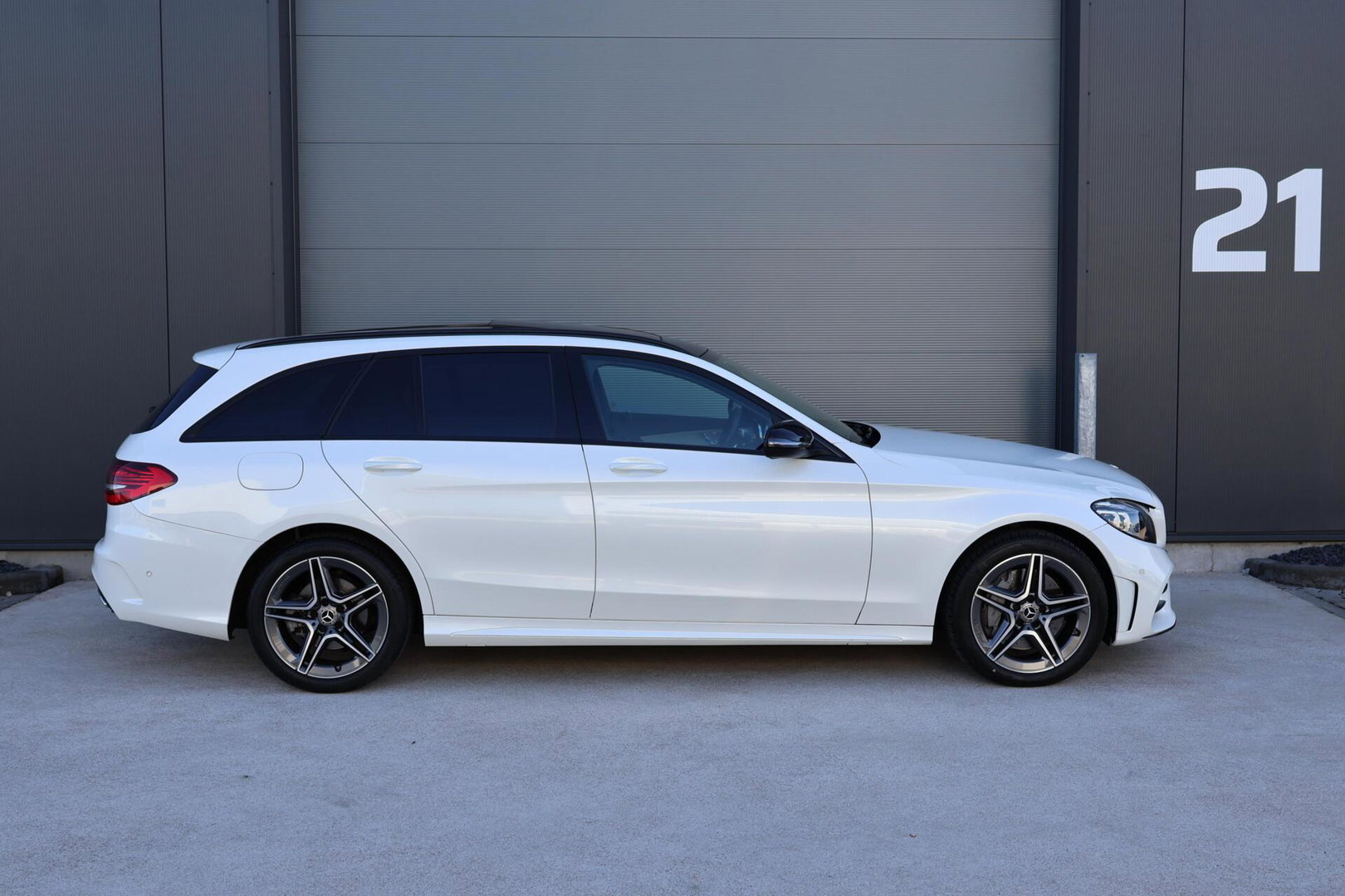 Mercedes-Benz C-Klasse Estate 400 4MATIC AMG Line / Panoramadak / Memory stoelen / Night Pakket / Burmester Surround