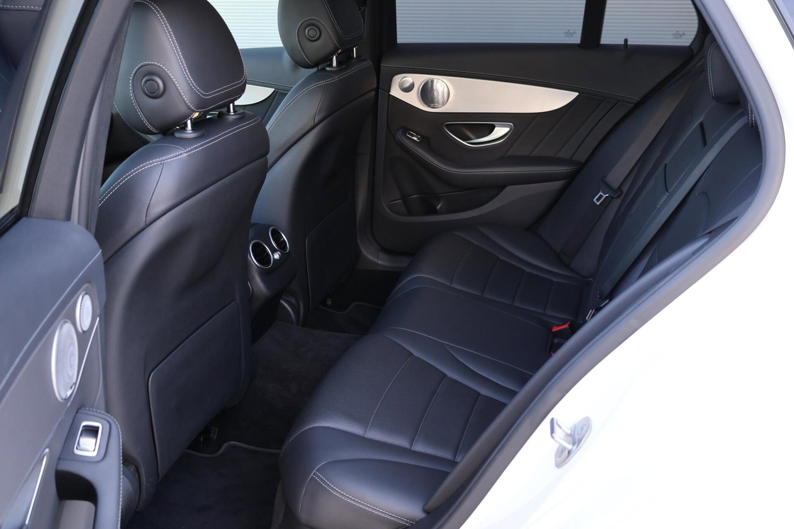 Mercedes-Benz C-Klasse Estate 400 4MATIC AMG Line / Panoramadak / Memory stoelen / Night Pakket / Burmester Surround