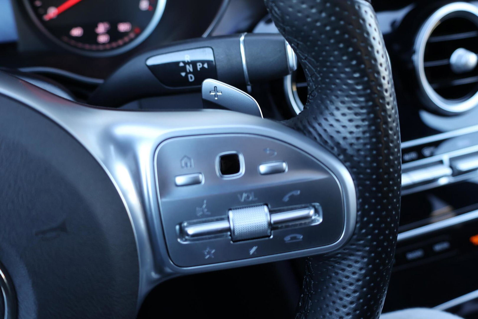 Mercedes-Benz C-Klasse Estate 400 4MATIC AMG Line / Panoramadak / Memory stoelen / Night Pakket / Burmester Surround