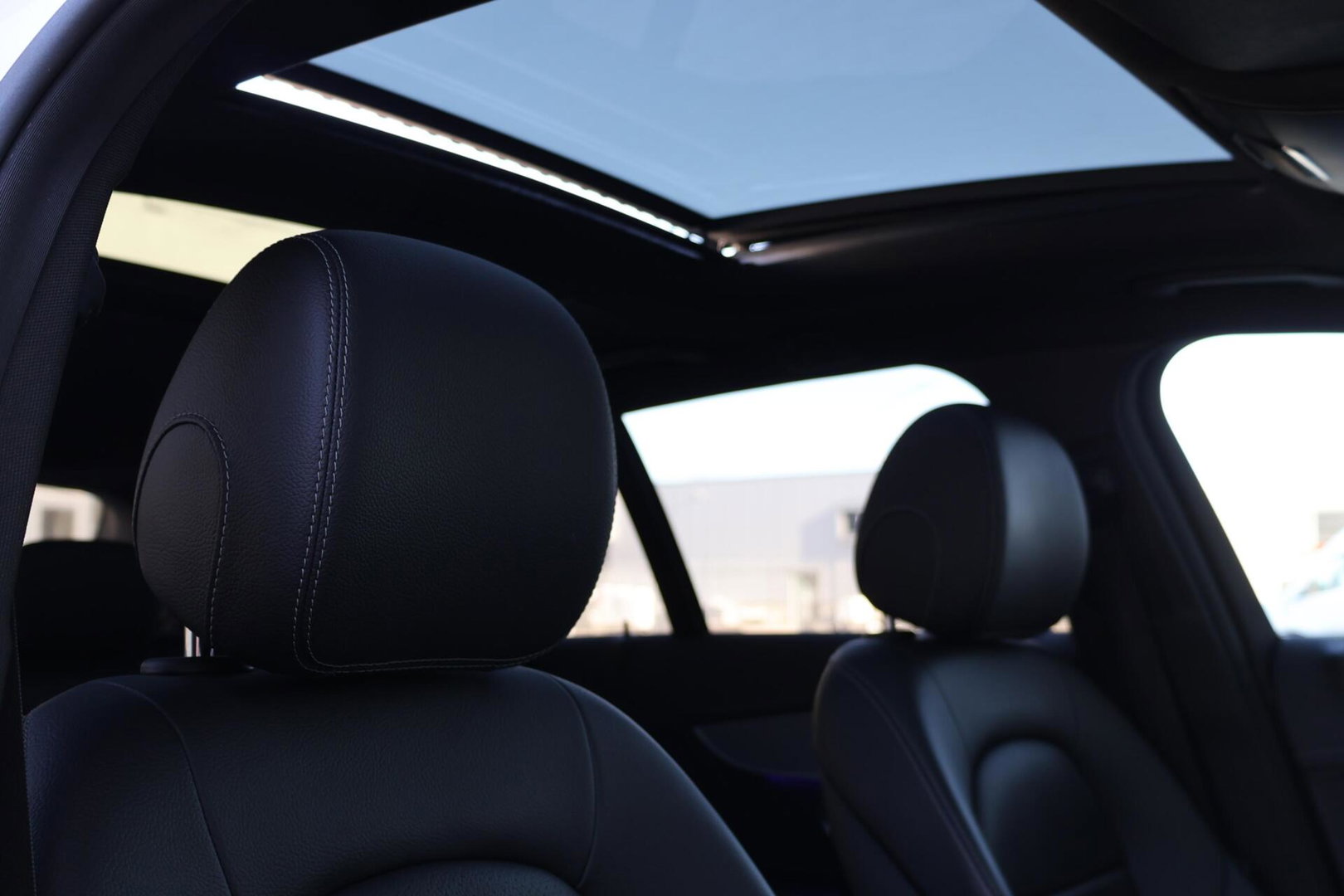 Mercedes-Benz C-Klasse Estate 400 4MATIC AMG Line / Panoramadak / Memory stoelen / Night Pakket / Burmester Surround
