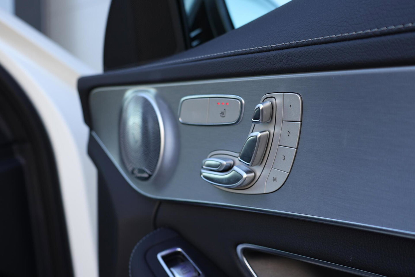 Mercedes-Benz C-Klasse Estate 400 4MATIC AMG Line / Panoramadak / Memory stoelen / Night Pakket / Burmester Surround