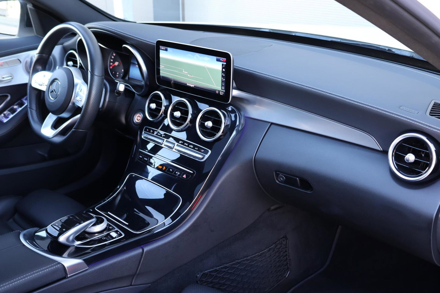 Mercedes-Benz C-Klasse Estate 400 4MATIC AMG Line / Panoramadak / Memory stoelen / Night Pakket / Burmester Surround
