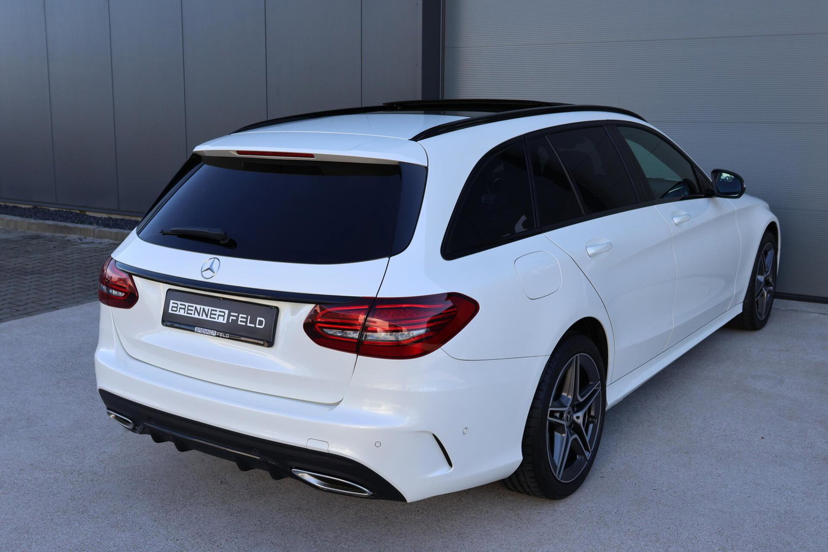 Mercedes-Benz C-Klasse Estate 400 4MATIC AMG Line / Panoramadak / Memory stoelen / Night Pakket / Burmester Surround