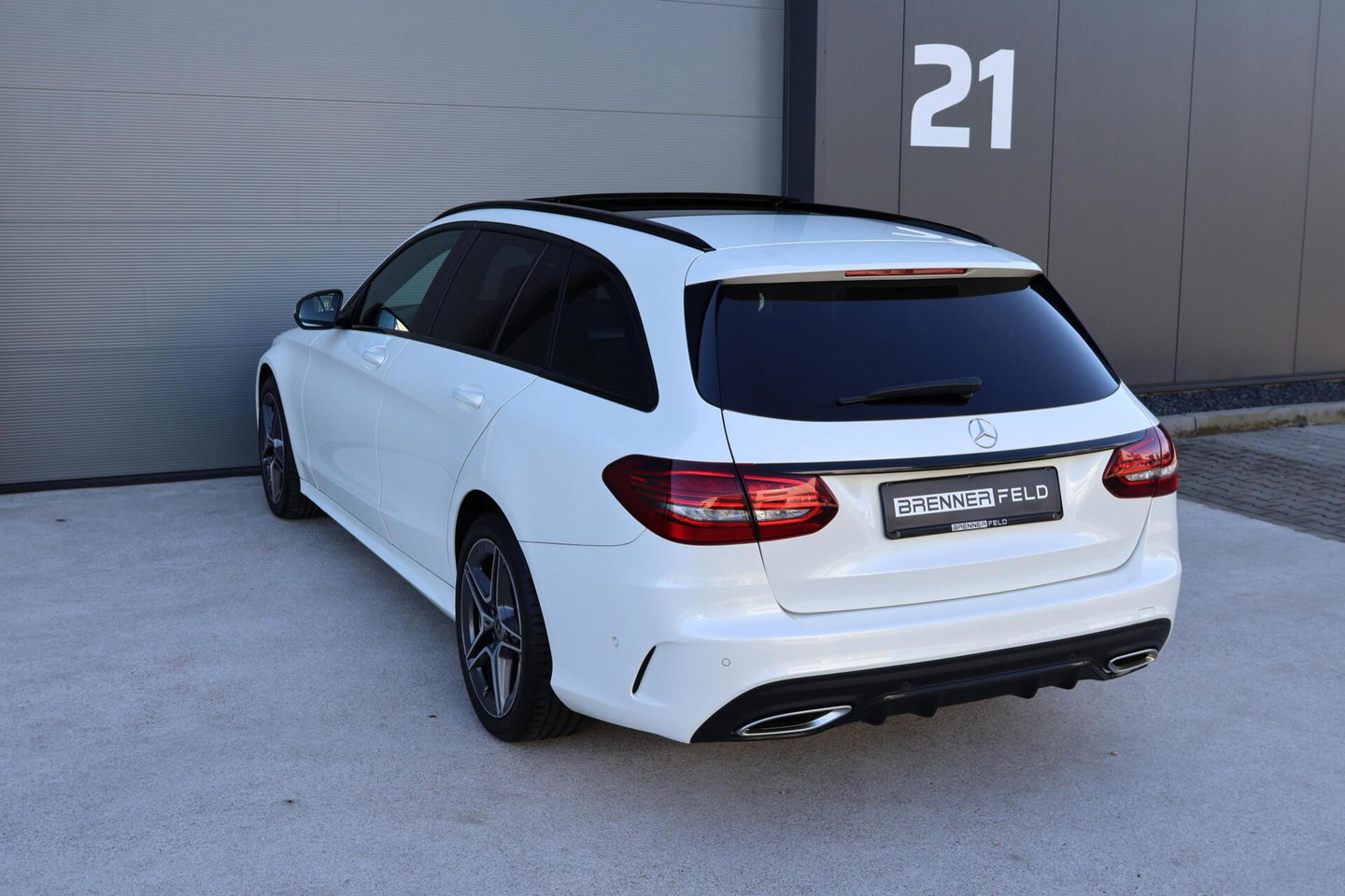 Mercedes-Benz C-Klasse Estate 400 4MATIC AMG Line / Panoramadak / Memory stoelen / Night Pakket / Burmester Surround