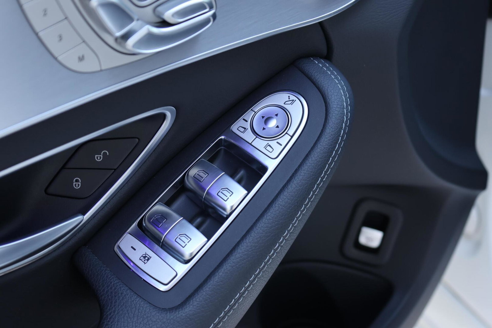 Mercedes-Benz C-Klasse Estate 400 4MATIC AMG Line / Panoramadak / Memory stoelen / Night Pakket / Burmester Surround