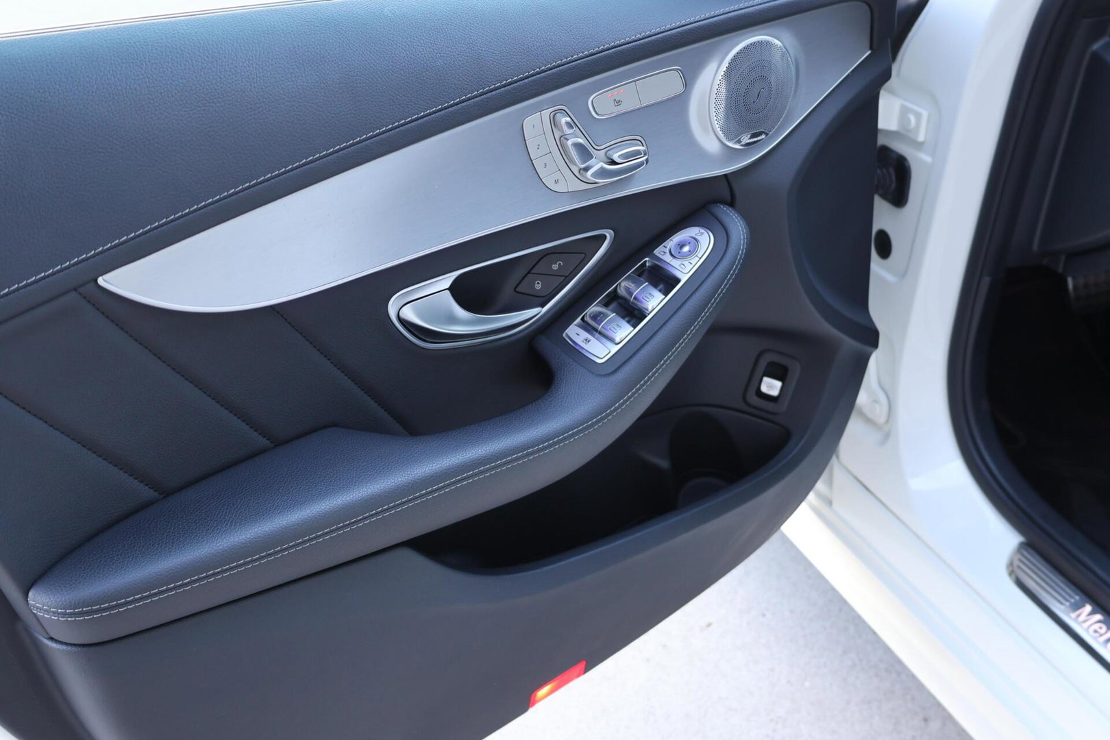 Mercedes-Benz C-Klasse Estate 400 4MATIC AMG Line / Panoramadak / Memory stoelen / Night Pakket / Burmester Surround