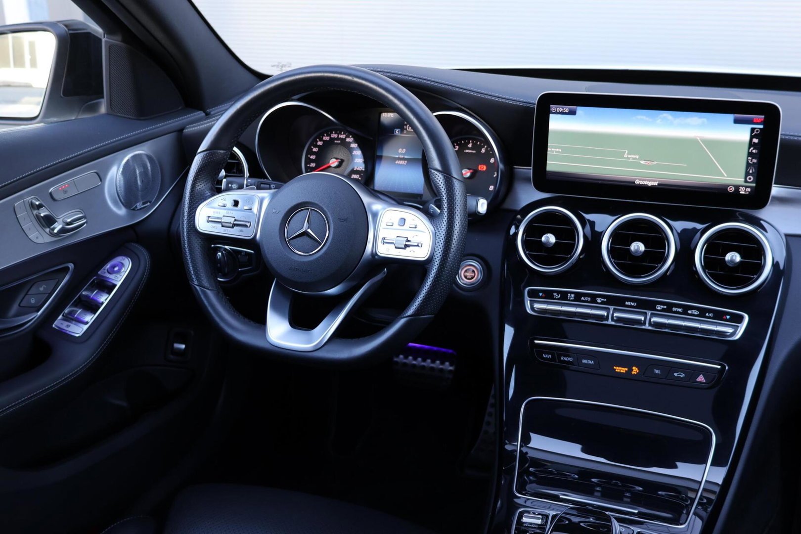 Mercedes-Benz C-Klasse Estate 400 4MATIC AMG Line / Panoramadak / Memory stoelen / Night Pakket / Burmester Surround