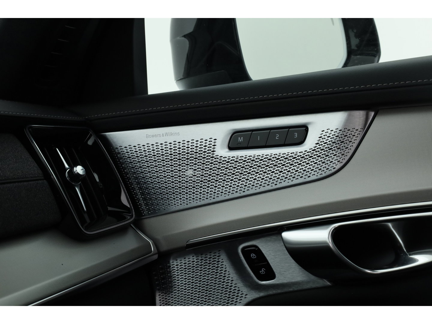 Volvo XC90 2.0 T8 Plug-in hybrid AWD Ultra Black Edition Executive | luchtvering | Bowers & Wilkins | Massage | Blis | ACC | Pano| 360 Camera |