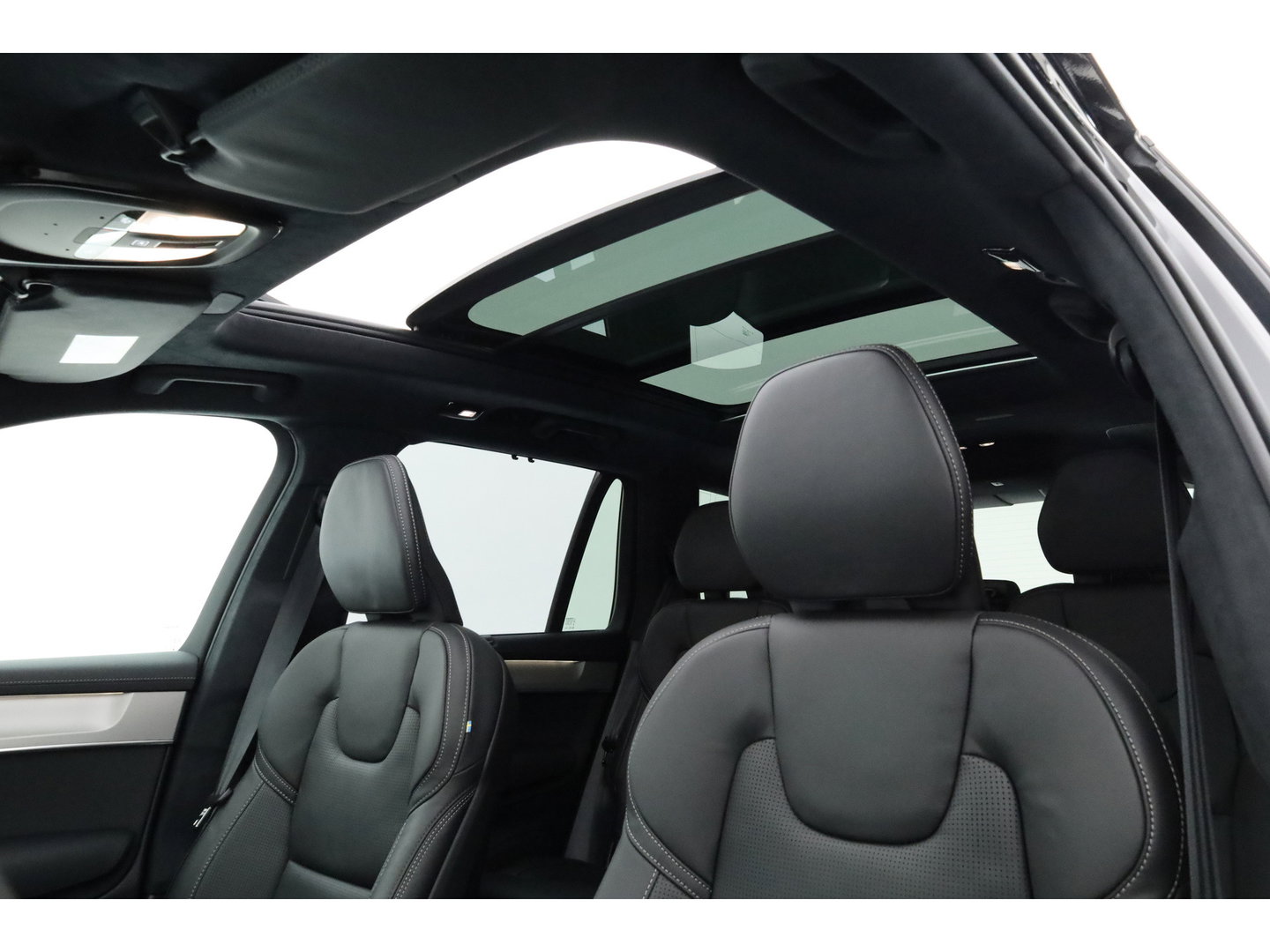 Volvo XC90 2.0 T8 Plug-in hybrid AWD Ultra Black Edition Executive | luchtvering | Bowers & Wilkins | Massage | Blis | ACC | Pano| 360 Camera |