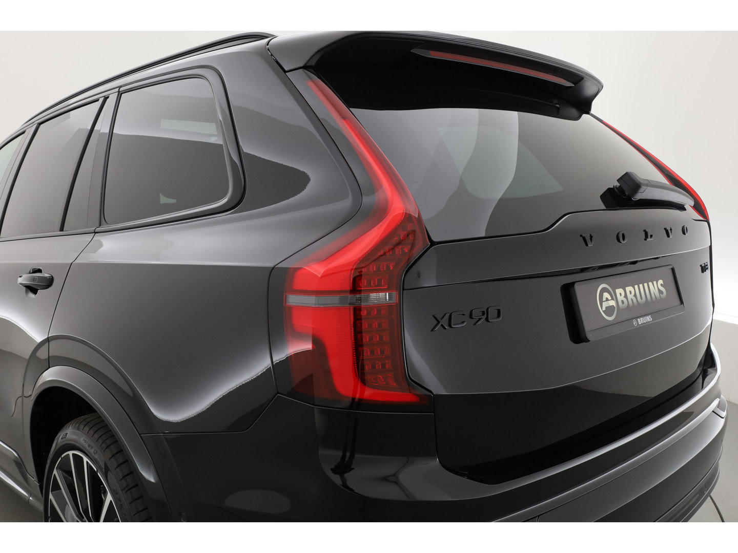 Volvo XC90 2.0 T8 Plug-in hybrid AWD Ultra Black Edition Executive | luchtvering | Bowers & Wilkins | Massage | Blis | ACC | Pano| 360 Camera |