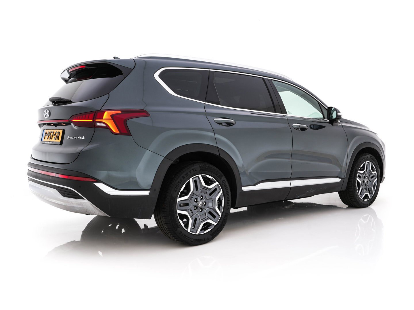 Hyundai Santa Fe 1.6 T-GDI HEV Premium Sky (Face-lift) (INCL-BTW) *PANO | LEATHER | FULL-LED | ADAPTIVE-CRUISE | BLINDSPOT | MEMORY-PACK | DIGI-COCKPIT | SHIFTPADDLES | PRIVACYGLASS | NAVI-FULLMAP | HEAD-UP |19''ALU*