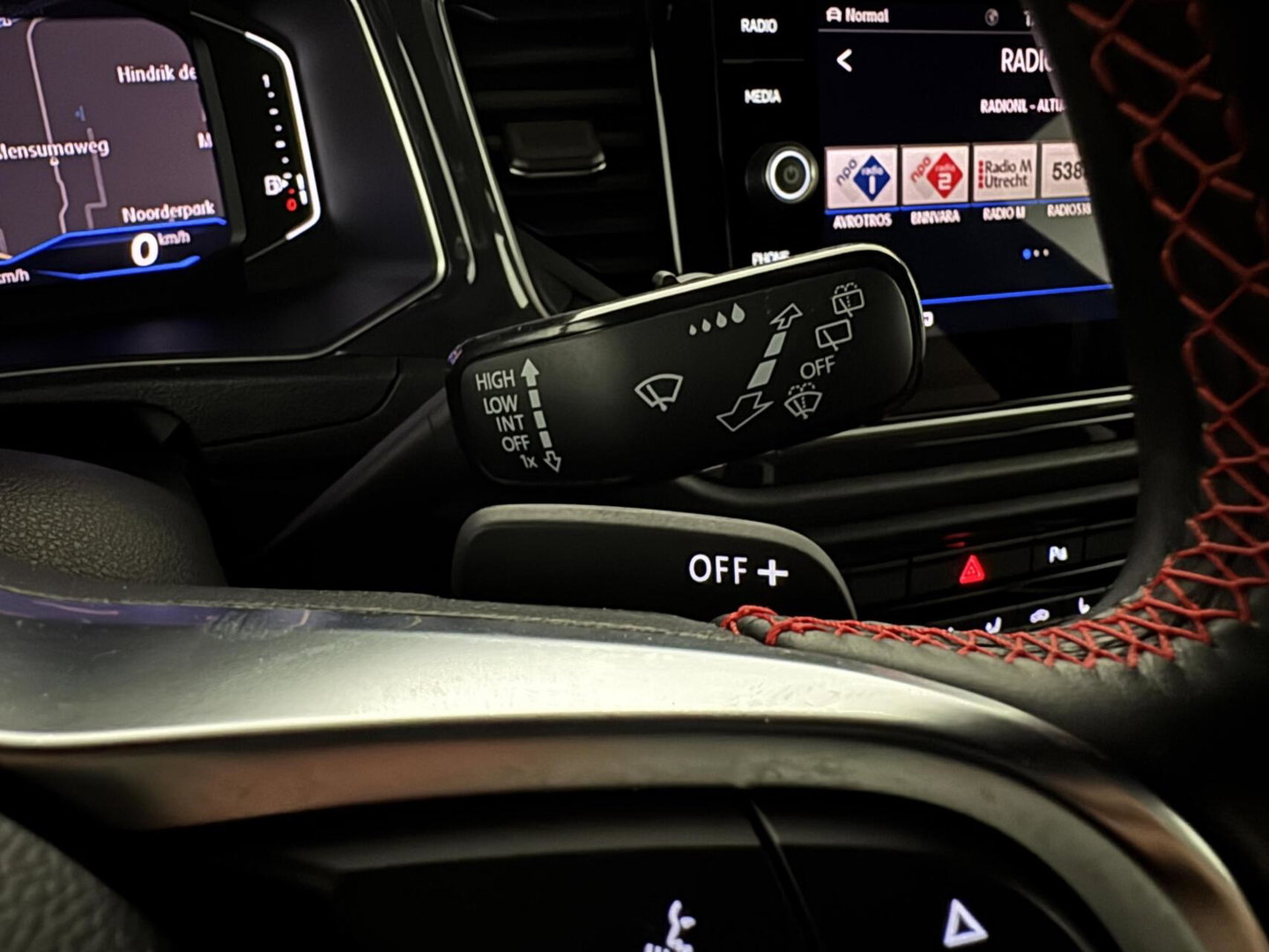 Volkswagen T-Roc 1.5 TSI R-Line Pano Virtual Carplay Sfeer