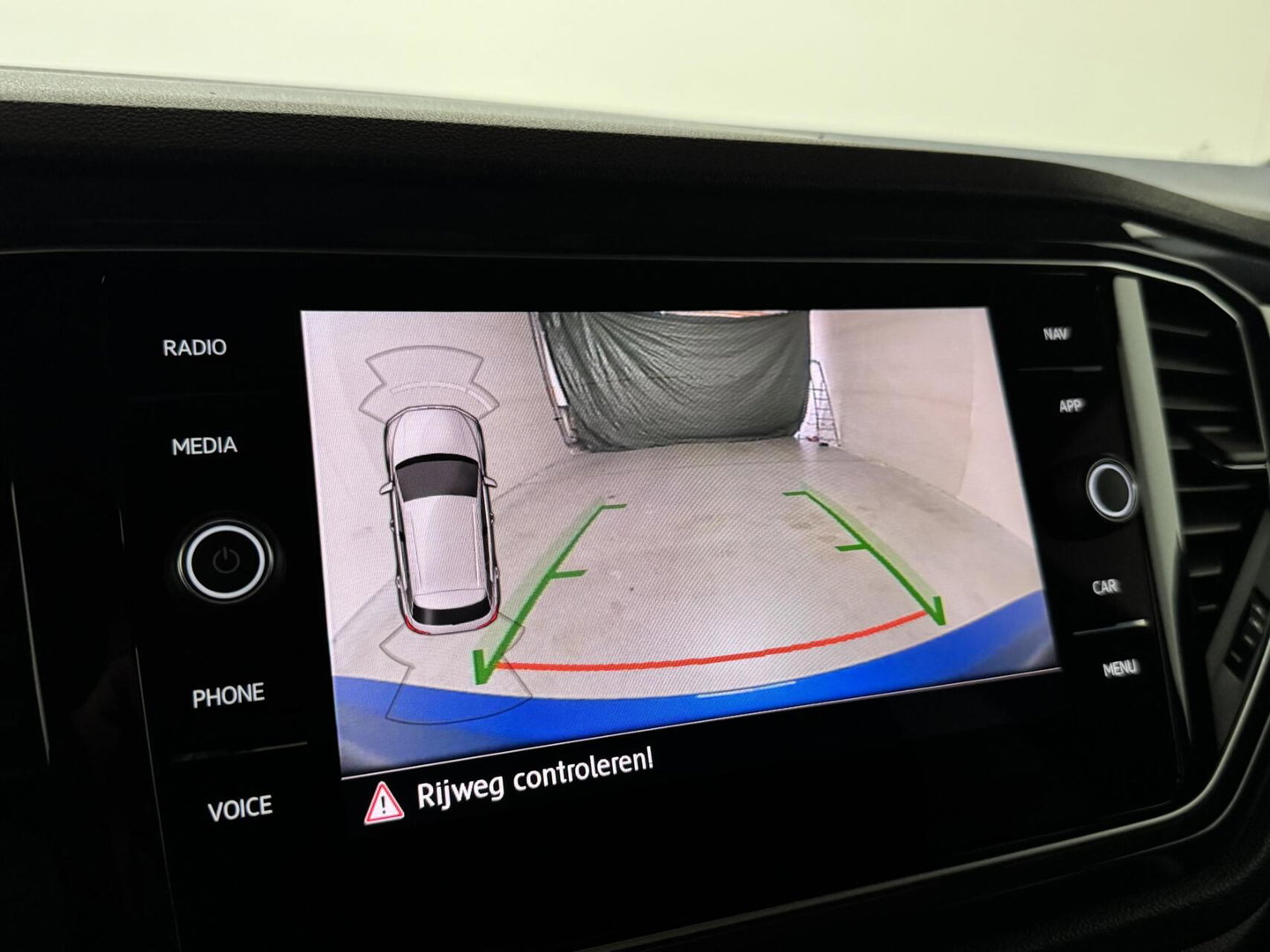Volkswagen T-Roc 1.5 TSI R-Line Pano Virtual Carplay Sfeer