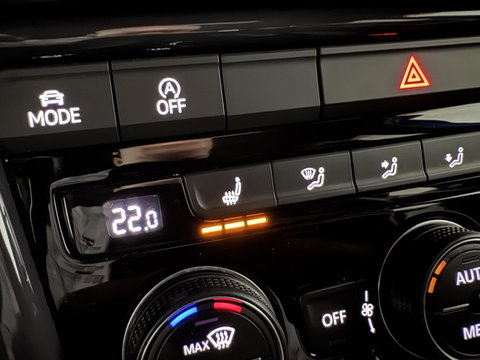 Volkswagen T-Roc 1.5 TSI R-Line Pano Virtual Carplay Sfeer