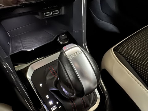 Volkswagen T-Roc 1.5 TSI R-Line Pano Virtual Carplay Sfeer