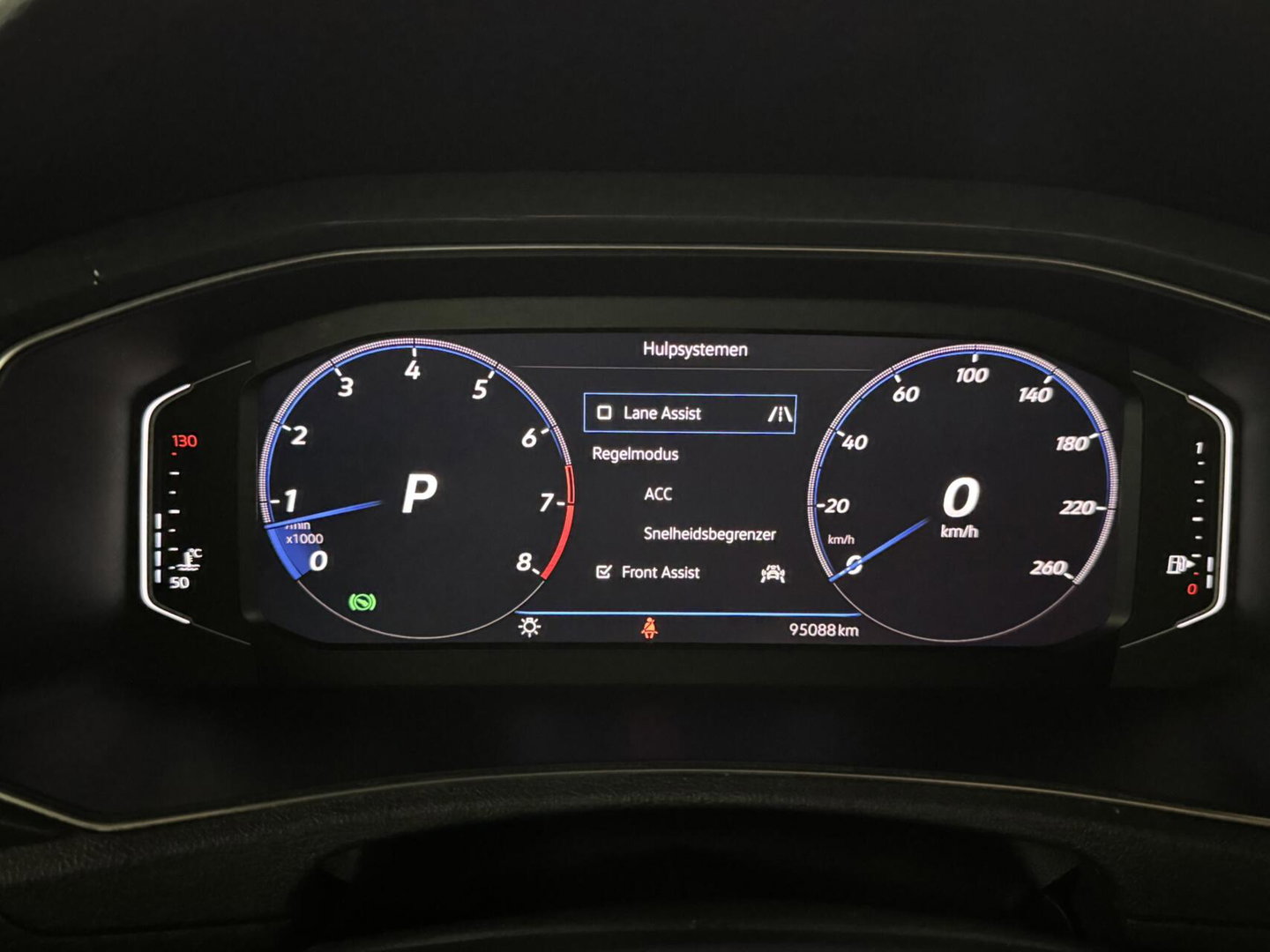 Volkswagen T-Roc 1.5 TSI R-Line Pano Virtual Carplay Sfeer