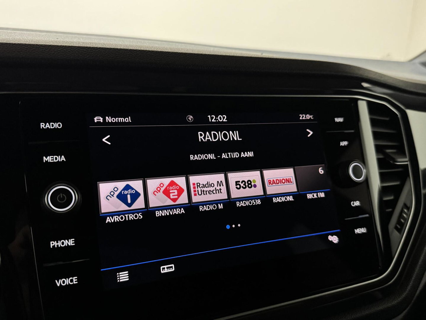 Volkswagen T-Roc 1.5 TSI R-Line Pano Virtual Carplay Sfeer