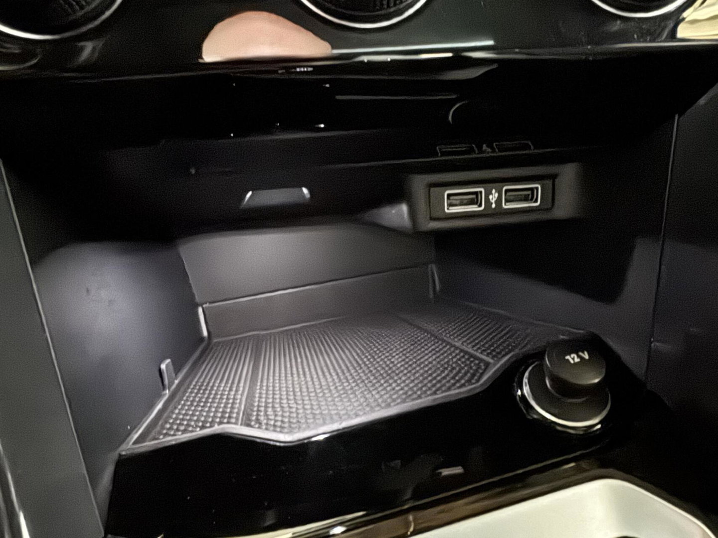 Volkswagen T-Roc 1.5 TSI R-Line Pano Virtual Carplay Sfeer