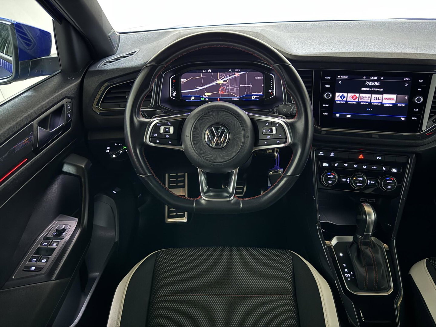 Volkswagen T-Roc 1.5 TSI R-Line Pano Virtual Carplay Sfeer